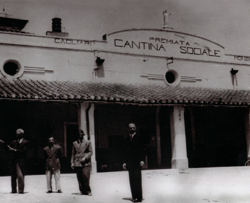 historic photo of award winning | Cantine Pauli's Monserrato